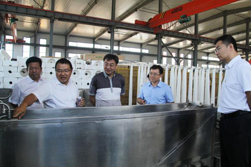 8月27日，新華社遼寧分社社長王振宏一行人員蒞臨一諾產業(yè)園區(qū)調研